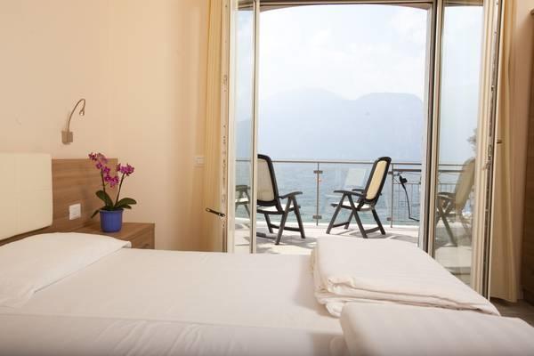 Hotel Garni Vela D'Oro Brenzone Extérieur photo