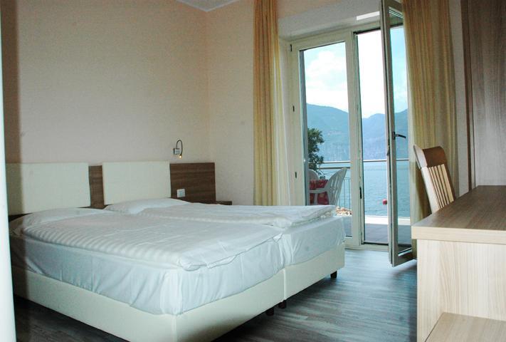 Hotel Garni Vela D'Oro Brenzone Extérieur photo